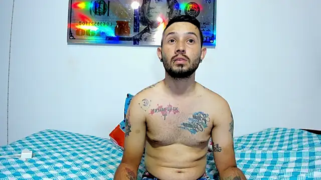 Snapshot of Bad_Couple_1 chatting on 18, 12, 2024 Bad Couple 1 online show from 18, 12, 2024