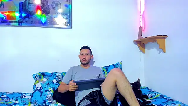 Snapshot of Bad_Couple_1 chatting on 29, 1, 2025 Bad Couple 1 online show from 29, 1, 2025