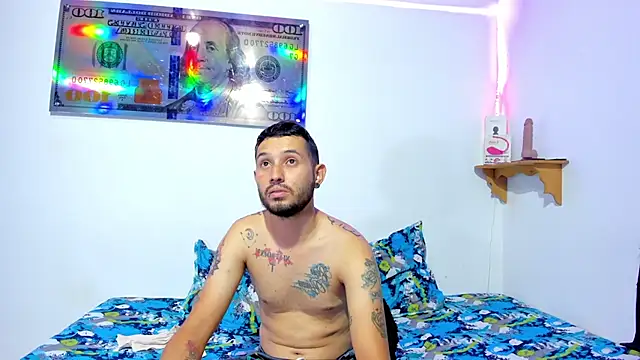 Snapshot of Bad_Couple_1 chatting on 31, 1, 2025 Bad Couple 1 online show from 31, 1, 2025