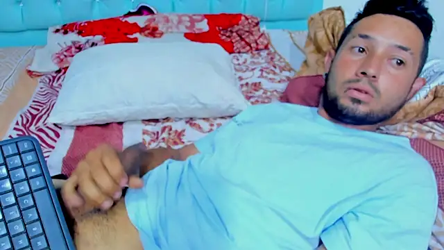 Snapshot of Bad_Couple_1 chatting on 22, 10, 2025 Bad Couple 1 online show from 22, 10, 2025