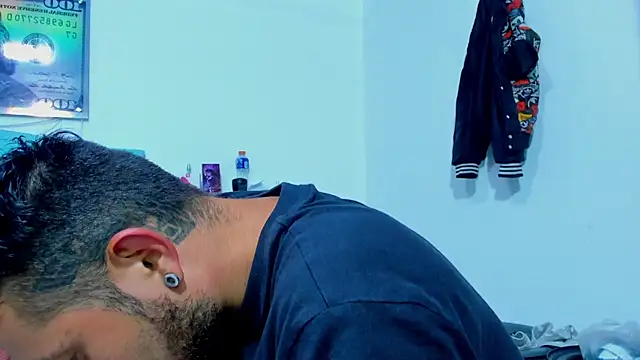 Snapshot of Bad_Couple_1 chatting on 25, 10, 2025 Bad Couple 1 online show from 25, 10, 2025