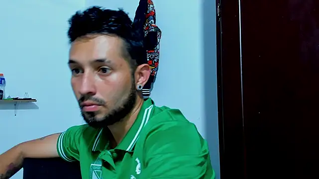 Snapshot of Bad_Couple_1 chatting on 26, 10, 2025 Bad Couple 1 online show from 26, 10, 2025