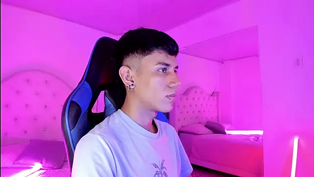 Snapshot of Levin_Hikaru chatting on 21, 1, 2025 Levin Hikaru online show from 21, 1, 2025