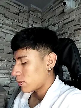 Snapshot of Levin_Hikaru chatting on 3, 3, 2025 Levin Hikaru online show from 3, 3, 2025