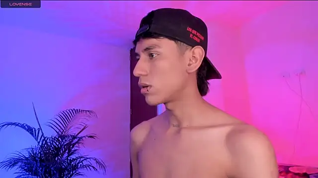 Snapshot of Levin_Hikaru chatting on 2, 10, 2025 Levin Hikaru online show from 2, 10, 2025