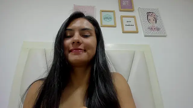 atilanadiaz7 online show from 17, 2, 2026