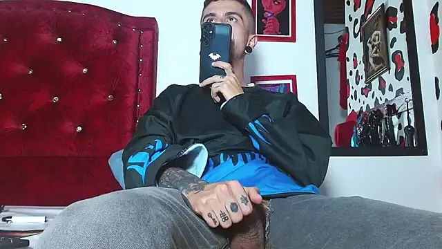 Aaron BigDickxxx online show from 11, 12, 2024