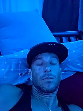 Twin2222 online show from 22, 9, 2025