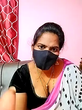 Snapshot of melina214 chatting on 13, 12, 2024 melina214 online show from 13, 12, 2024