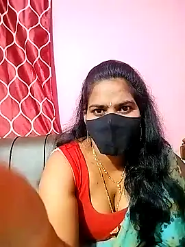 Snapshot of melina214 chatting on 18, 12, 2024 melina214 online show from 18, 12, 2024