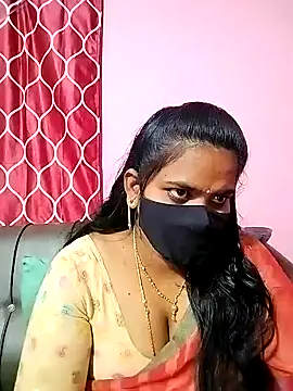 Snapshot of melina214 chatting on 11, 1, 2025 melina214 online show from 11, 1, 2025