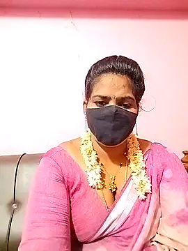 Snapshot of melina214 chatting on 17, 9, 2025 melina214 online show from 17, 9, 2025