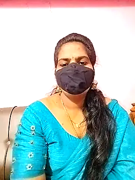 Snapshot of melina214 chatting on 6, 10, 2025 melina214 online show from 6, 10, 2025