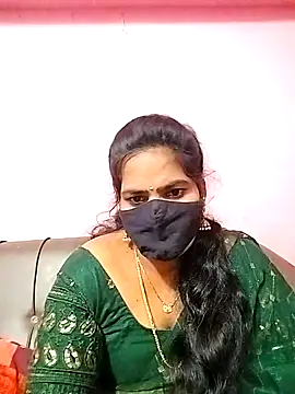 Snapshot of melina214 chatting on 7, 10, 2025 melina214 online show from 7, 10, 2025