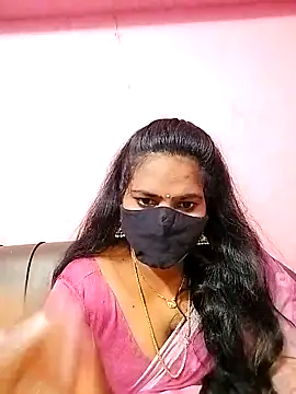 Snapshot of melina214 chatting on 8, 10, 2025 melina214 online show from 8, 10, 2025