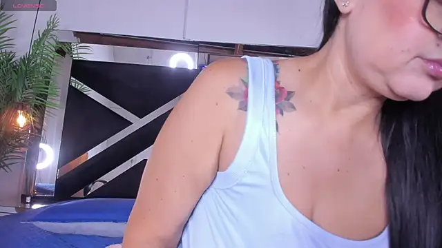 emily-fox online show from 28, 11, 2025