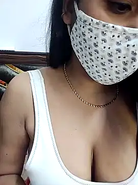 Snapshot of Gloie4u chatting on 4, 2, 2025 Gloie4u online show from 4, 2, 2025