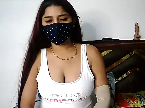 Snapshot of Gloie4u chatting on 31, 10, 2025 Gloie4u online show from 31, 10, 2025