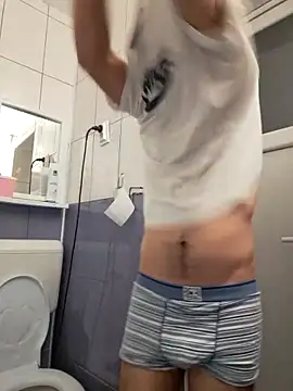 Snapshot of hornny1995 chatting on 28, 9, 2025 hornny1995 online show from 28, 9, 2025