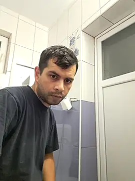 Snapshot of hornny1995 chatting on 9, 10, 2025 hornny1995 online show from 9, 10, 2025