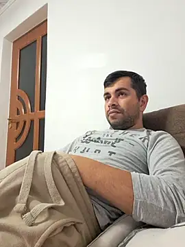 Snapshot of hornny1995 chatting on 10, 10, 2025 hornny1995 online show from 10, 10, 2025