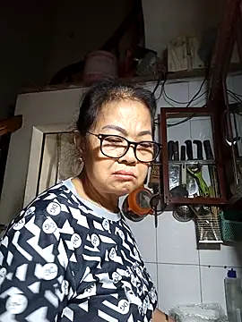 Hotestlove online show from 4, 3, 2026