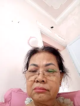 Hotestlove online show from 8, 5, 2026