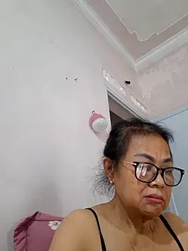 Hotestlove online show from 8, 6, 2026