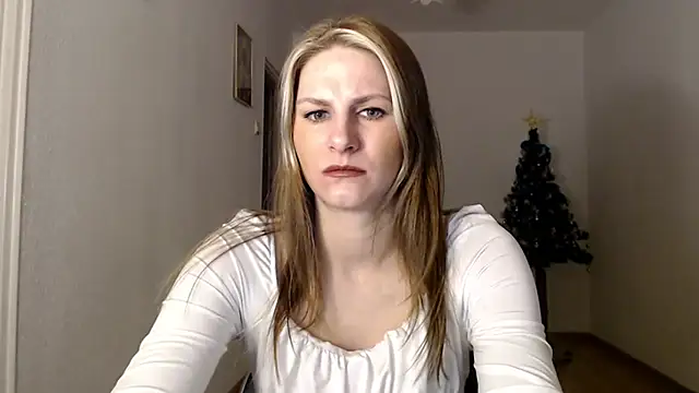 Snapshot of DagmarieFlirt chatting on 21, 12, 2024 DagmarieFlirt online show from 21, 12, 2024