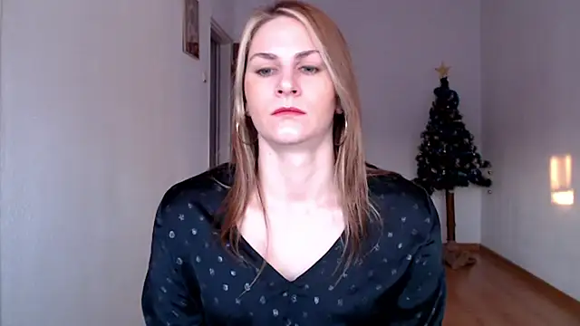 Snapshot of DagmarieFlirt chatting on 30, 12, 2024 DagmarieFlirt online show from 30, 12, 2024