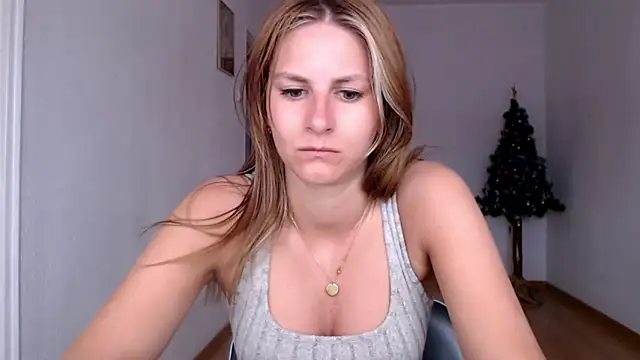 Snapshot of DagmarieFlirt chatting on 17, 1, 2025 DagmarieFlirt online show from 17, 1, 2025