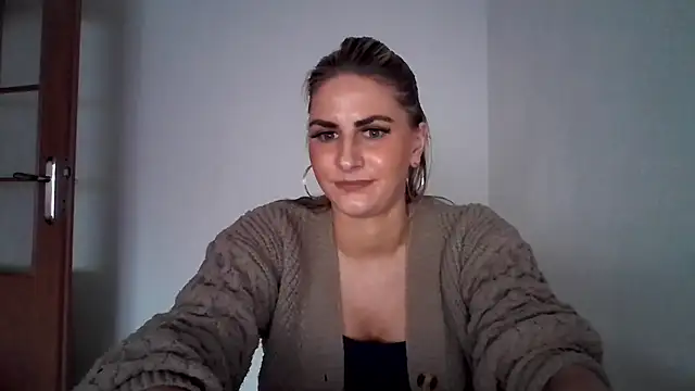 Snapshot of DagmarieFlirt chatting on 11, 2, 2025 DagmarieFlirt online show from 11, 2, 2025