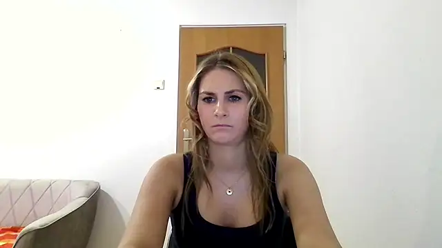 Snapshot of DagmarieFlirt chatting on 19, 2, 2025 DagmarieFlirt online show from 19, 2, 2025