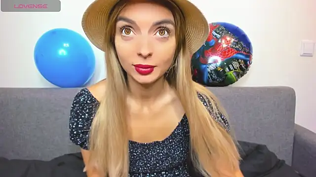 Snapshot of _ellen_meow_ chatting on 15, 12, 2024 ellen meow online show from 15, 12, 2024