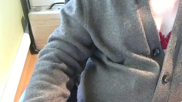 Snapshot of mimiolit00 chatting on 6, 5, 2026 mimiolit00 online show from 6, 5, 2026