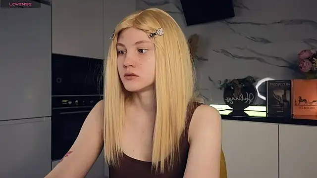 Snapshot of MaryCoopeer chatting on 19, 1, 2025 MaryCoopeer online show from 19, 1, 2025