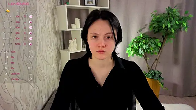 Snapshot of MaryCoopeer chatting on 5, 10, 2025 MaryCoopeer online show from 5, 10, 2025