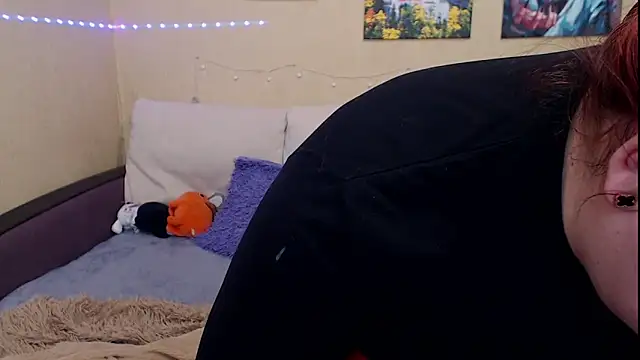 Snapshot of JuliaKeln chatting on 17, 2, 2025 JuliaKeln online show from 17, 2, 2025