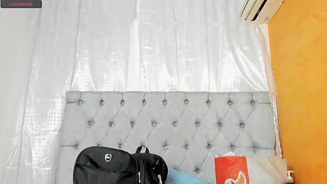 Snapshot of Lilit_93_ chatting on 15, 12, 2024 Lilit 93 online show from 15, 12, 2024
