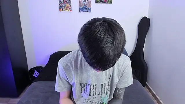 Snapshot of Aventure_Twinks chatting on 3, 10, 2025 Aventure Twinks online show from 3, 10, 2025