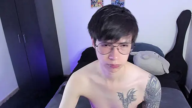 Snapshot of Aventure_Twinks chatting on 14, 10, 2025 Aventure Twinks online show from 14, 10, 2025