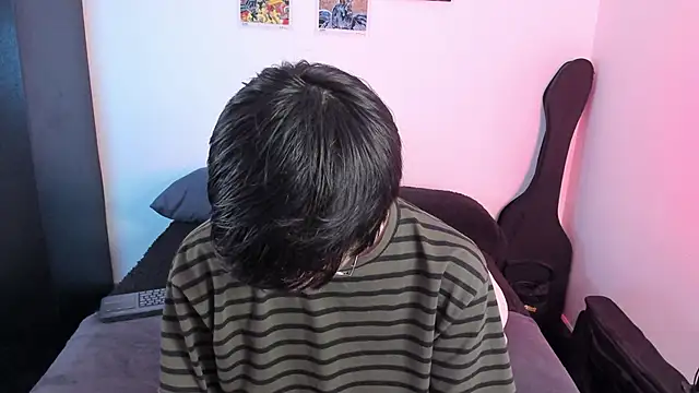 Snapshot of Aventure_Twinks chatting on 5, 12, 2025 Aventure Twinks online show from 5, 12, 2025