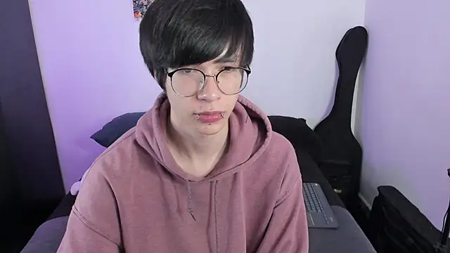 Snapshot of Aventure_Twinks chatting on 18, 12, 2025 Aventure Twinks online show from 18, 12, 2025