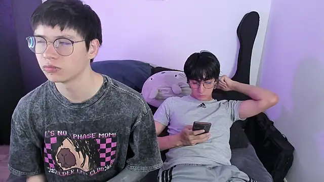 Snapshot of Aventure_Twinks chatting on 5, 1, 2026 Aventure Twinks online show from 5, 1, 2026