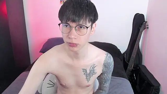 Aventure Twinks online show from 12, 6, 2026