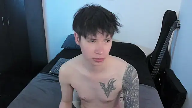 Aventure Twinks online show from 18, 6, 2026