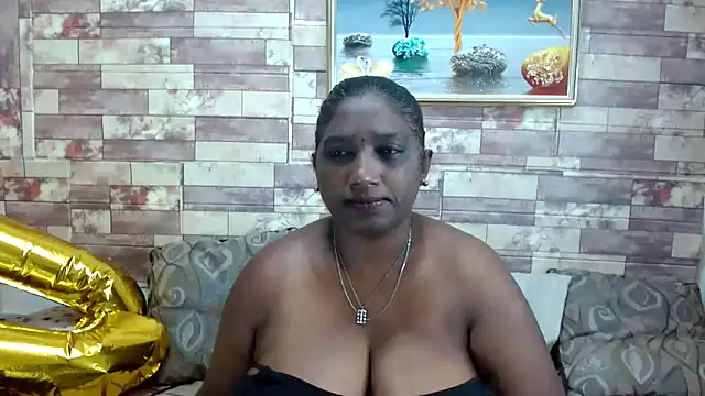 Snapshot of Indian_tracy chatting on 13, 1, 2025 Indian tracy online show from 13, 1, 2025