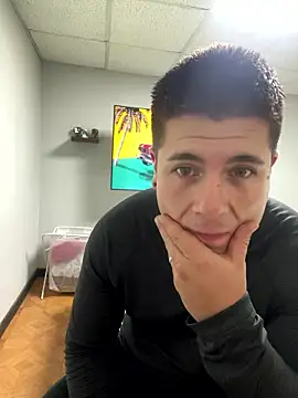 Snapshot of alienslian chatting on 18, 1, 2026 alienslian online show from 18, 1, 2026