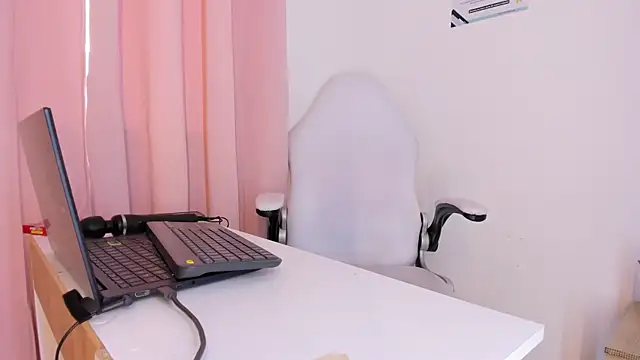 Snapshot of kattypinkk chatting on 15, 5, 2026 kattypinkk online show from 15, 5, 2026