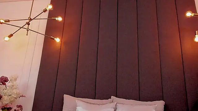 JuanaSimons online show from 6, 12, 2024